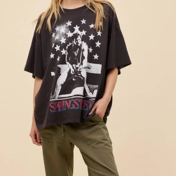 Daydreamer Charcoal Graphic Tee - Picture 1 of 4